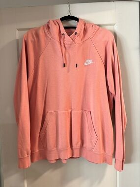 Women’s Nike Hoodie - L